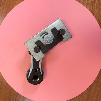 Parties détachées de la machine à stenter Monforts Lien de chaîne Matériau en acier Zinc Plating Peek Matériau Bush